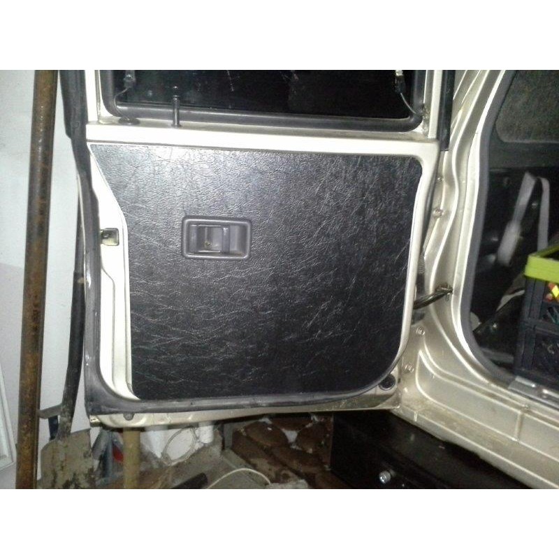 Boczki / panele / tapicerka tylnych drzwi Nissan Patrol